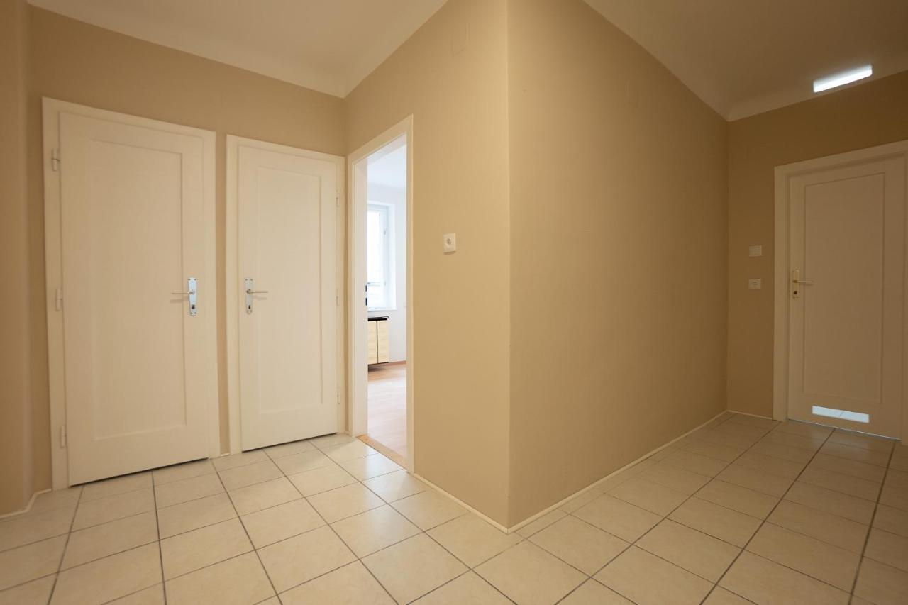A 2-Bedroom Apartment With A King-Size Bed And A Balcony Is Located Just A 15-Minute Walk From Stephansplatz. Viena Exterior foto